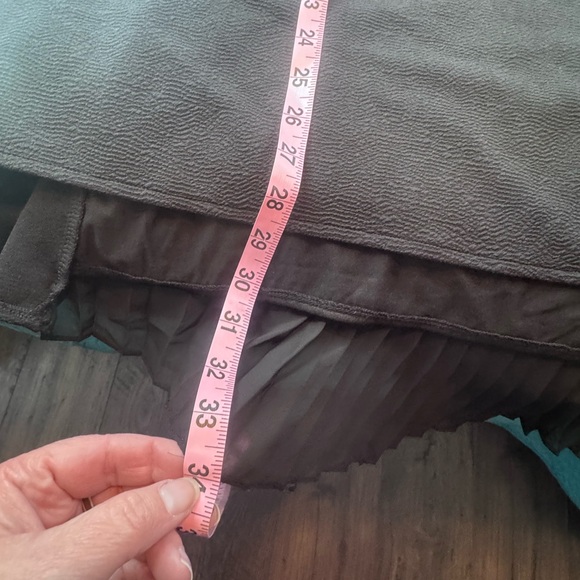 Worthington Woman Black Pleated Top Gold Zipper Shoulder Blouse Plus Size 1X - Picture 10 of 12